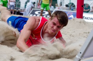 Tom Van Walle a chuté une nouvelle fois face à la paire Douwen/Adriaensens en demi-finale à Hannut. (Photo : Salva Jimenez Rodriguez)