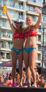 Fien Callens et Maud Catry remportent le Belgian Beach Volley Tour 2013.