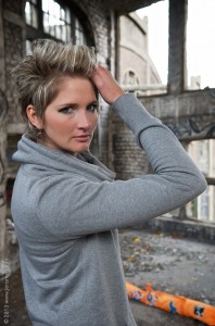 Hanne de Haes, capitaine de l'équipe, prend la pose pour le calendrier 2014 des Dauphines