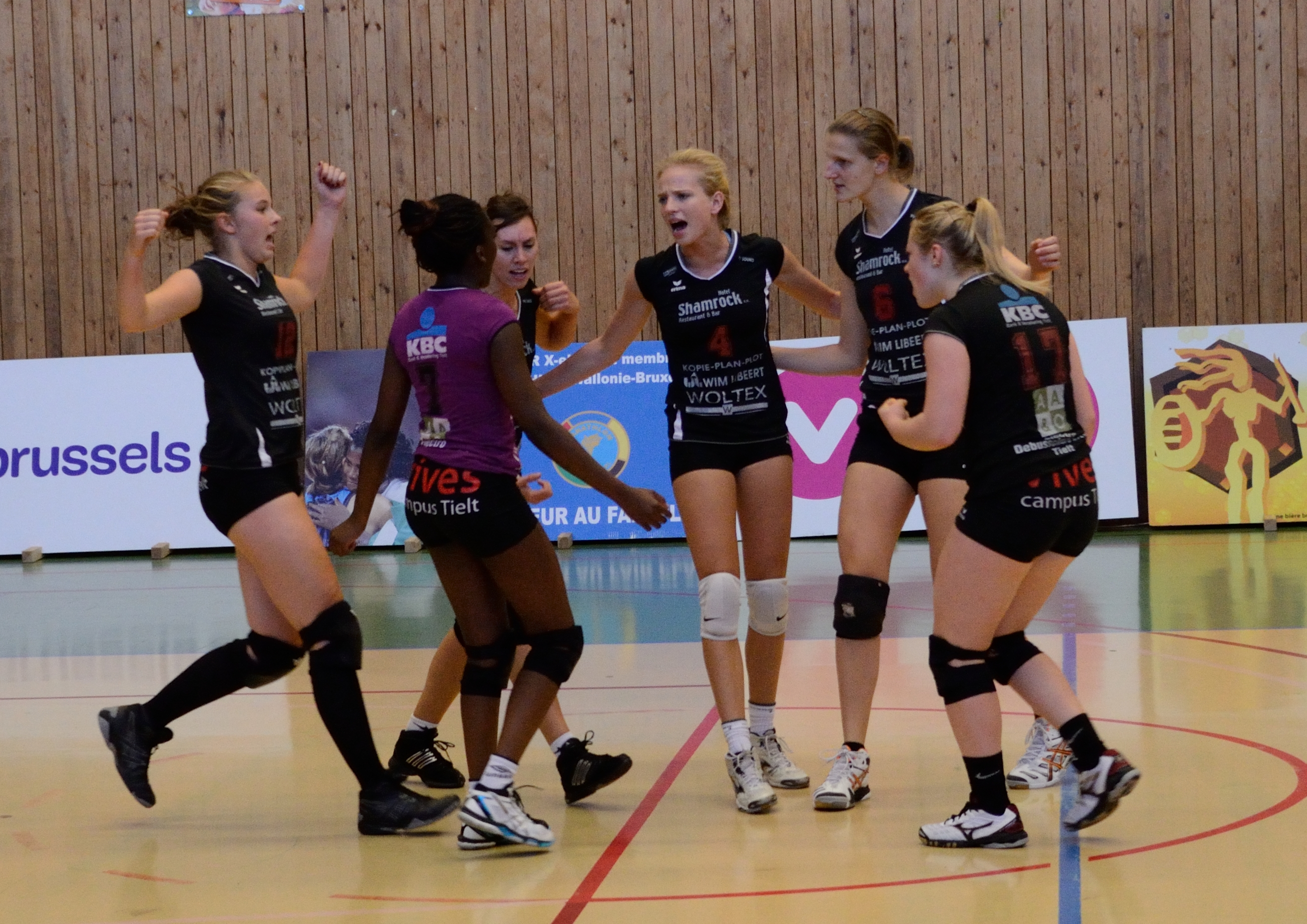 Les joueuses de Tielt n'ont pas perdu leur enthousiasme qui leur permet de prendre à la gorge leur adversaire dès l'entame du 2e set !