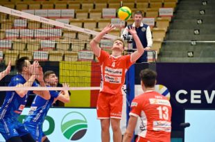 Maaseik Liam Mc Cluskey